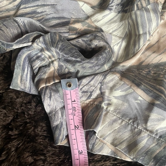 100% Silk L’Agence shorts size 6 - Picture 8 of 13